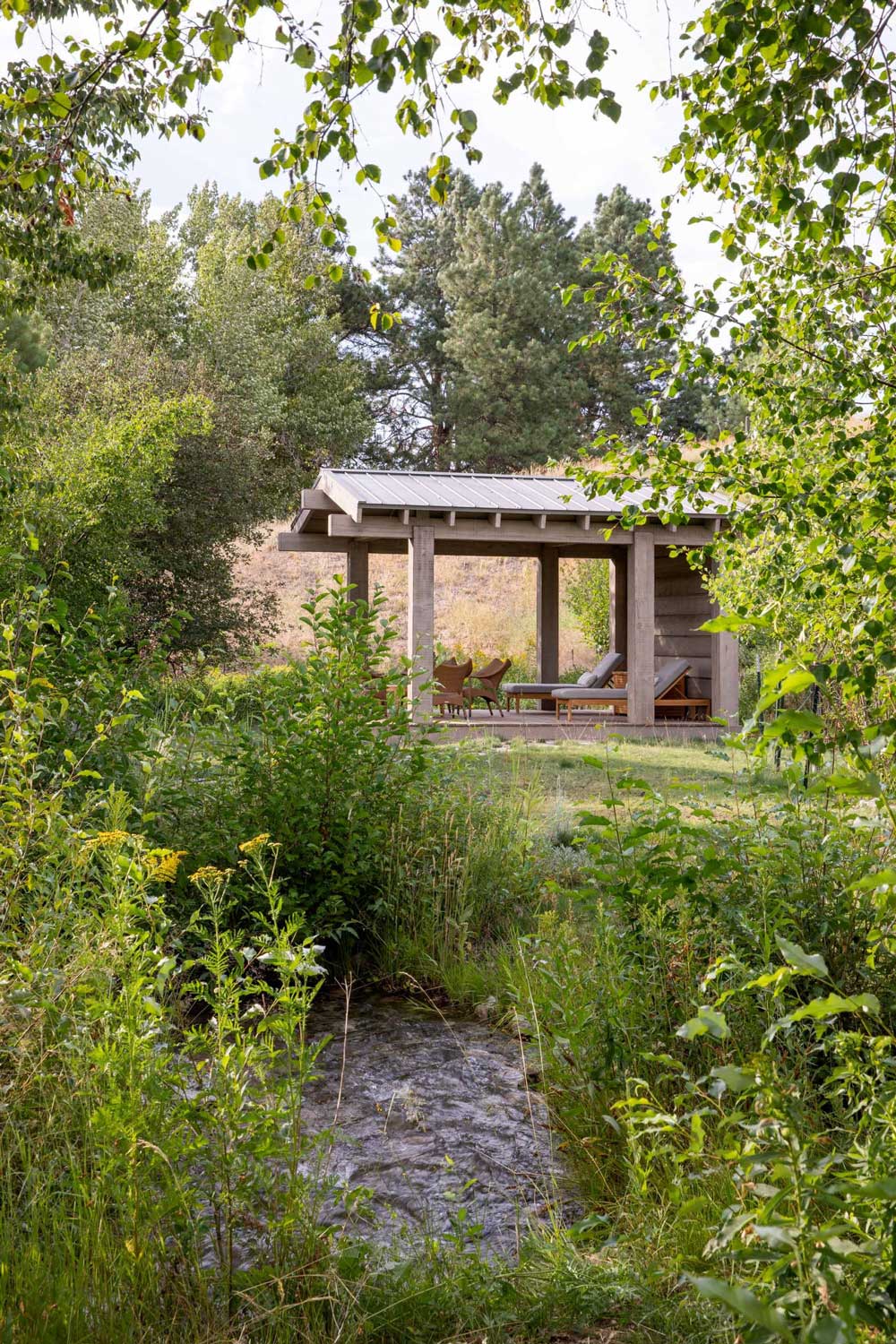  Rustic Elegance in MONTANA