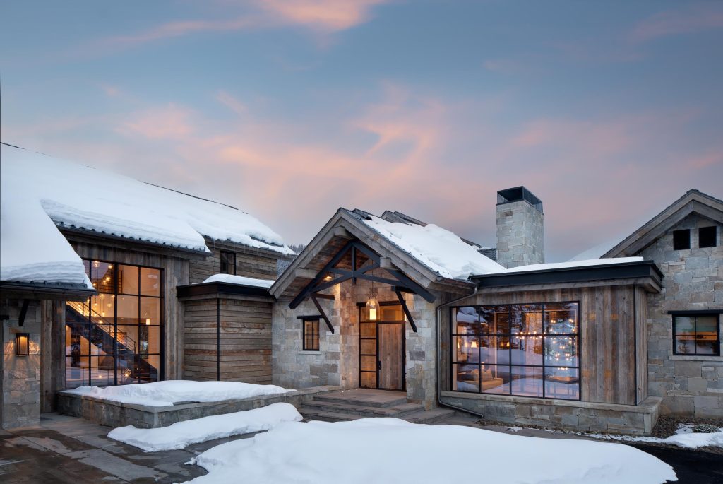  Rustic Elegance in MONTANA