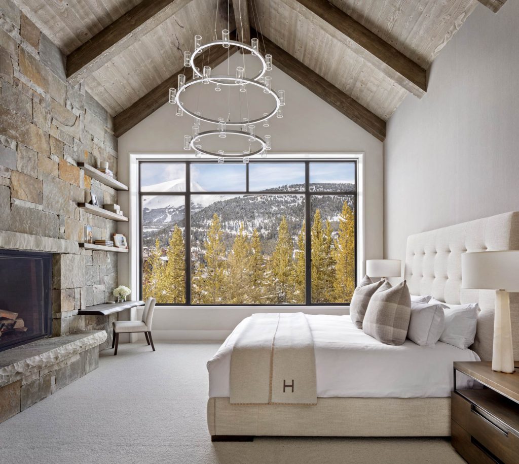  Rustic Elegance in MONTANA