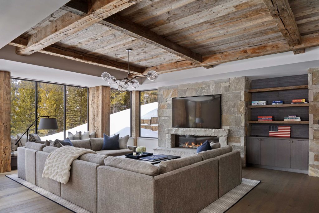  Rustic Elegance in MONTANA