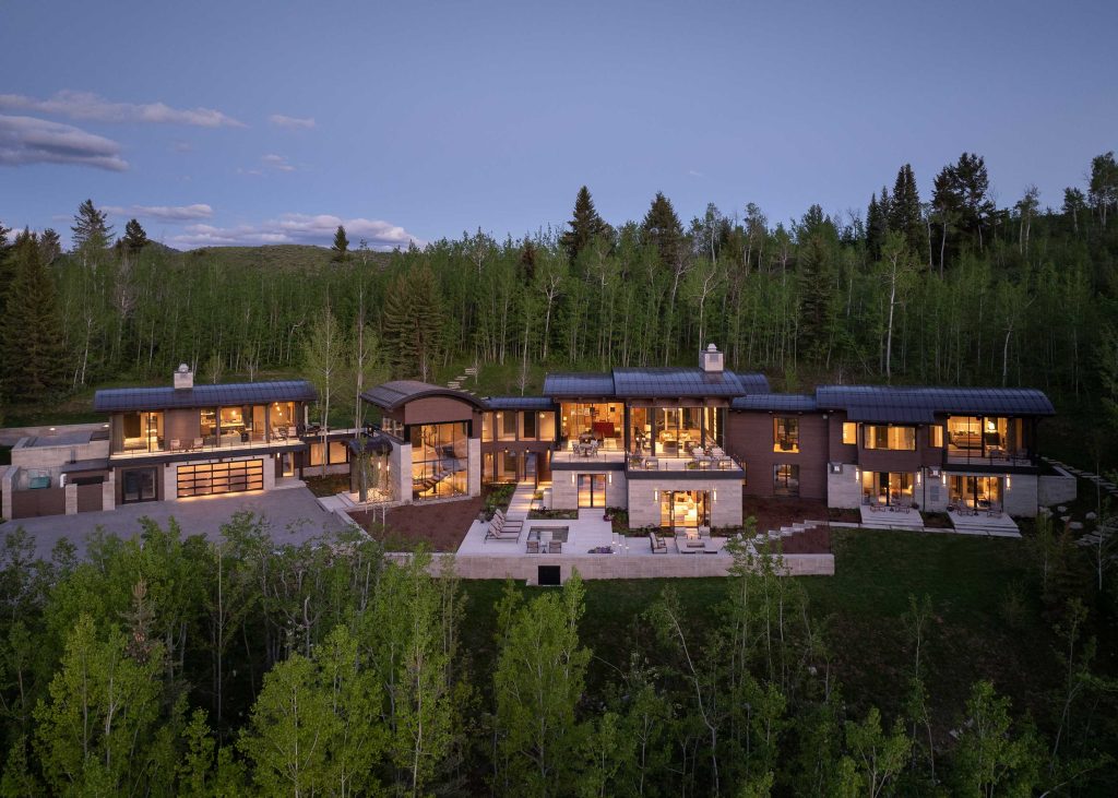  Rustic Elegance in WYOMING