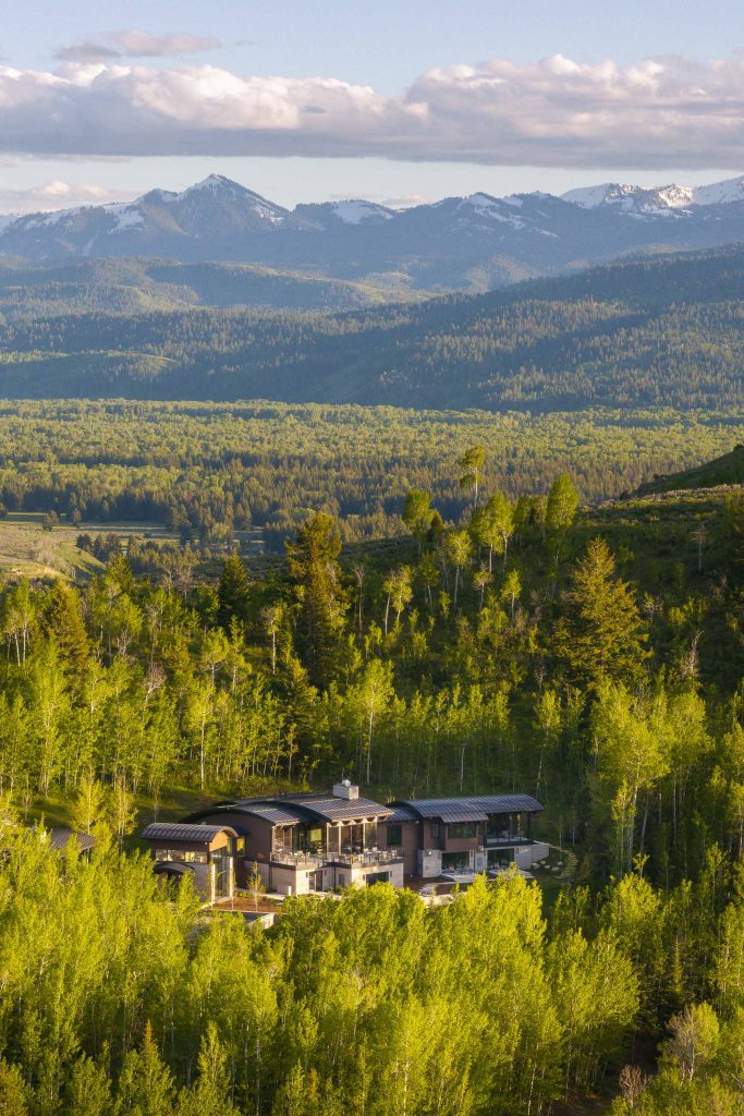  Rustic Elegance in WYOMING