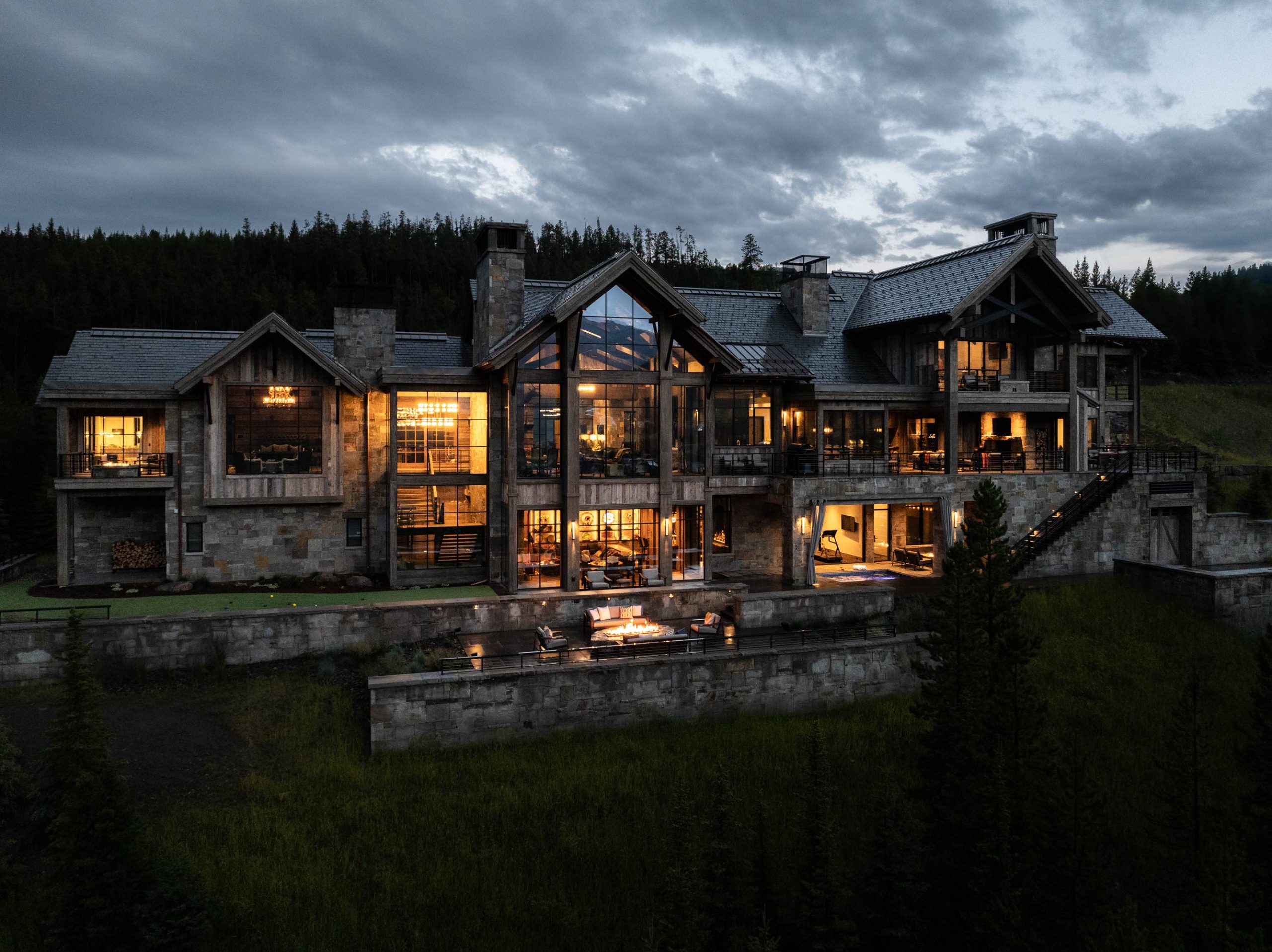  Rustic Elegance in Montana