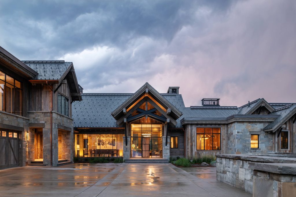  Rustic Elegance in Montana