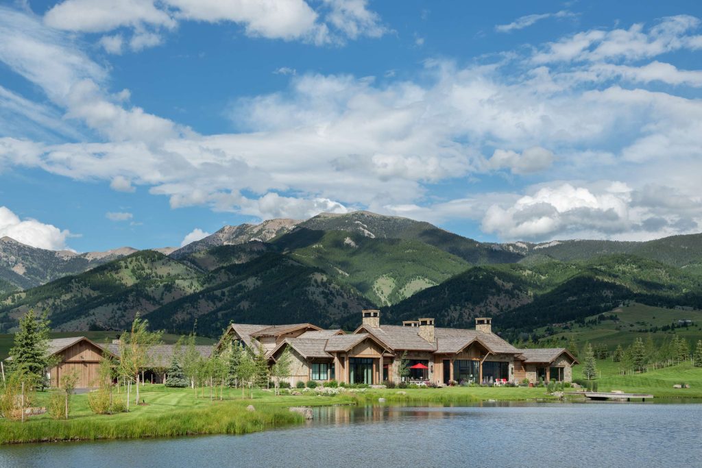  Rustic Elegance in MONTANA