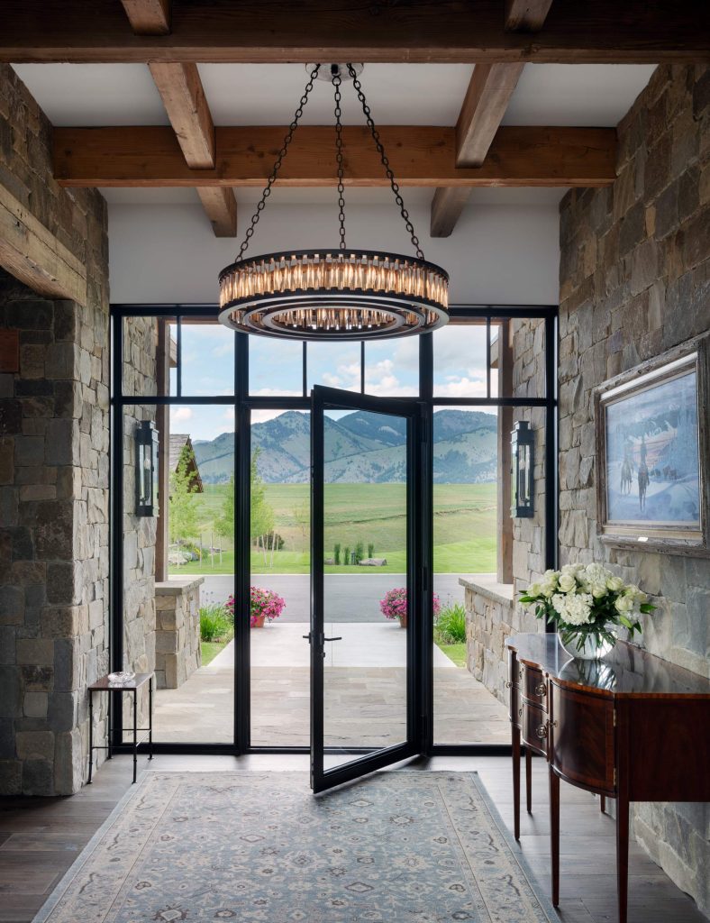  Rustic Elegance in MONTANA