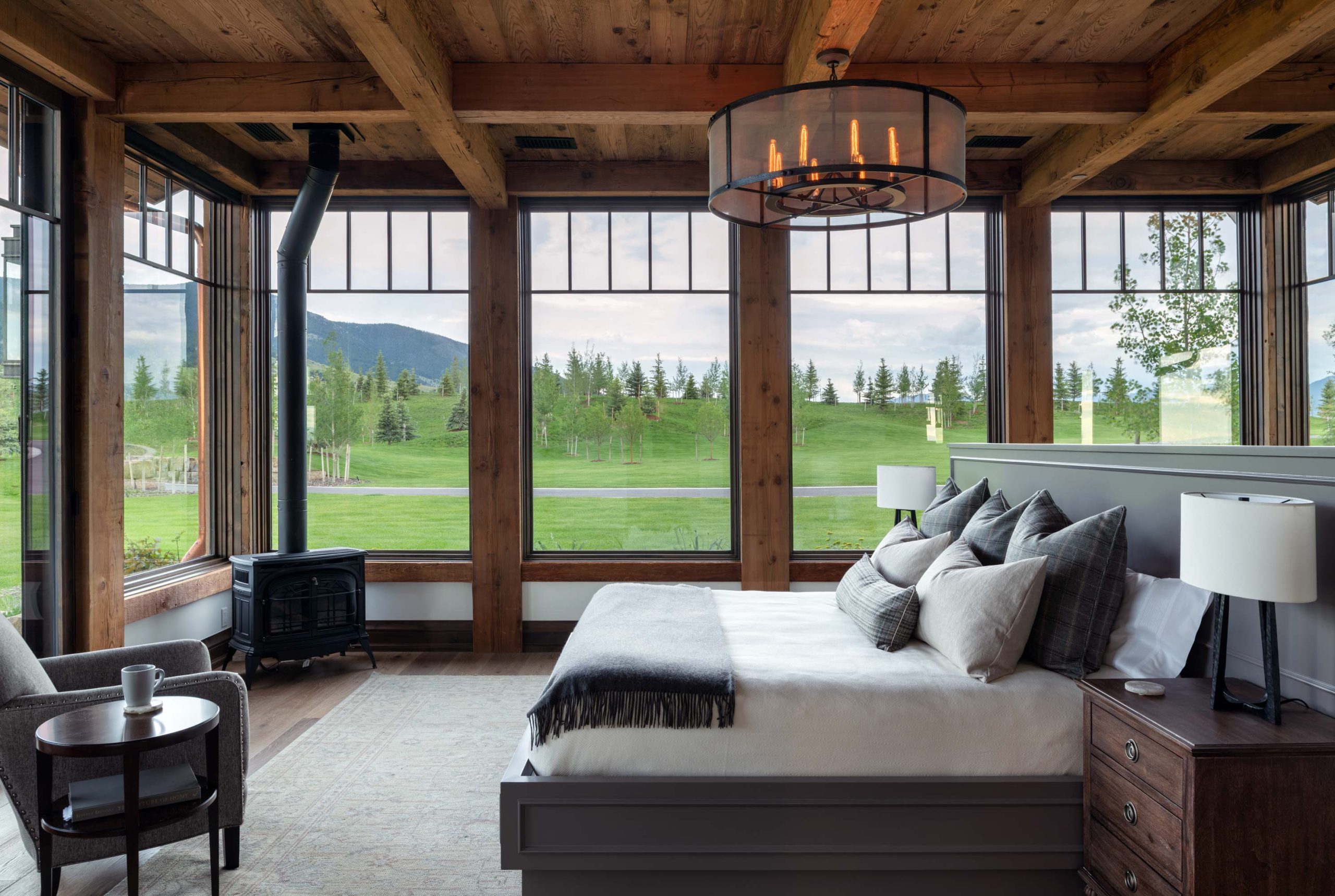  Rustic Elegance in MONTANA