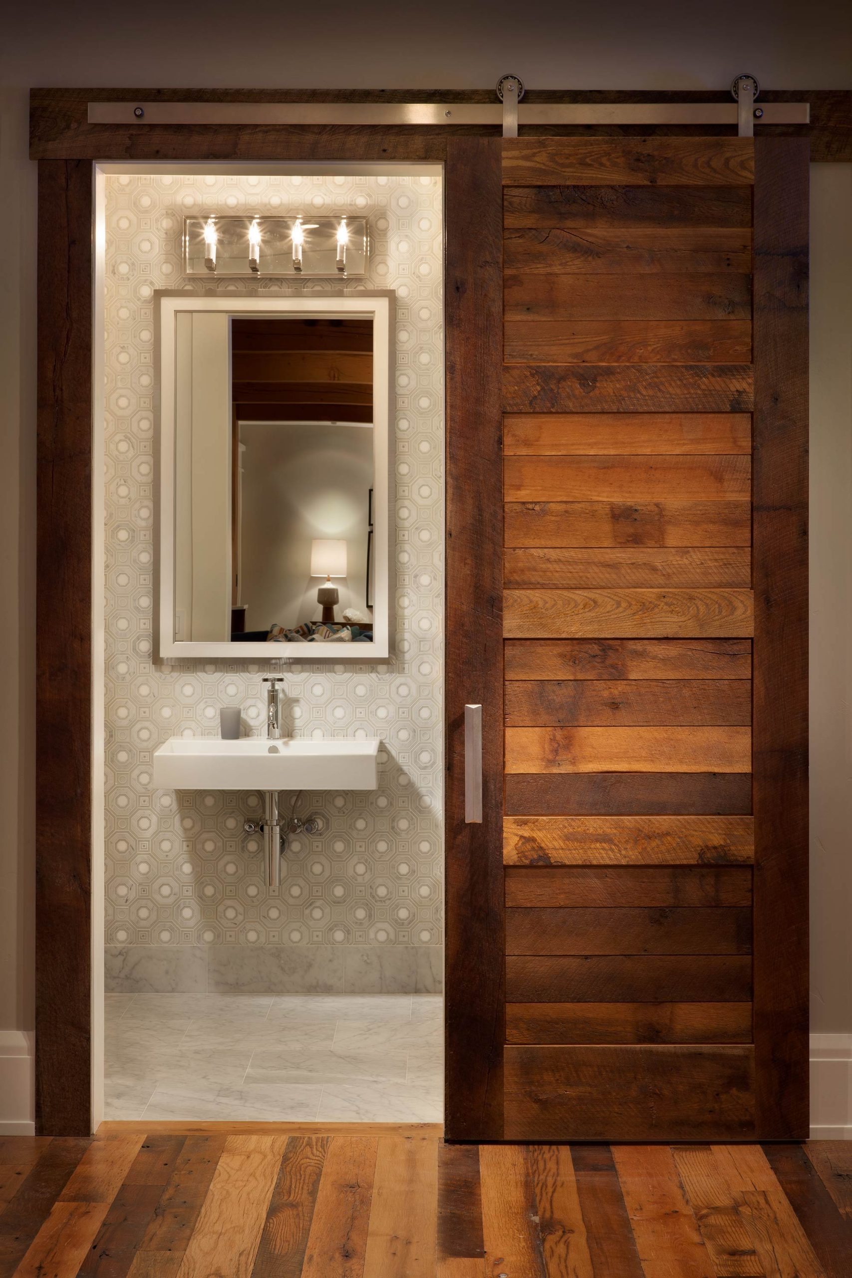  Rustic Elegance in MONTANA