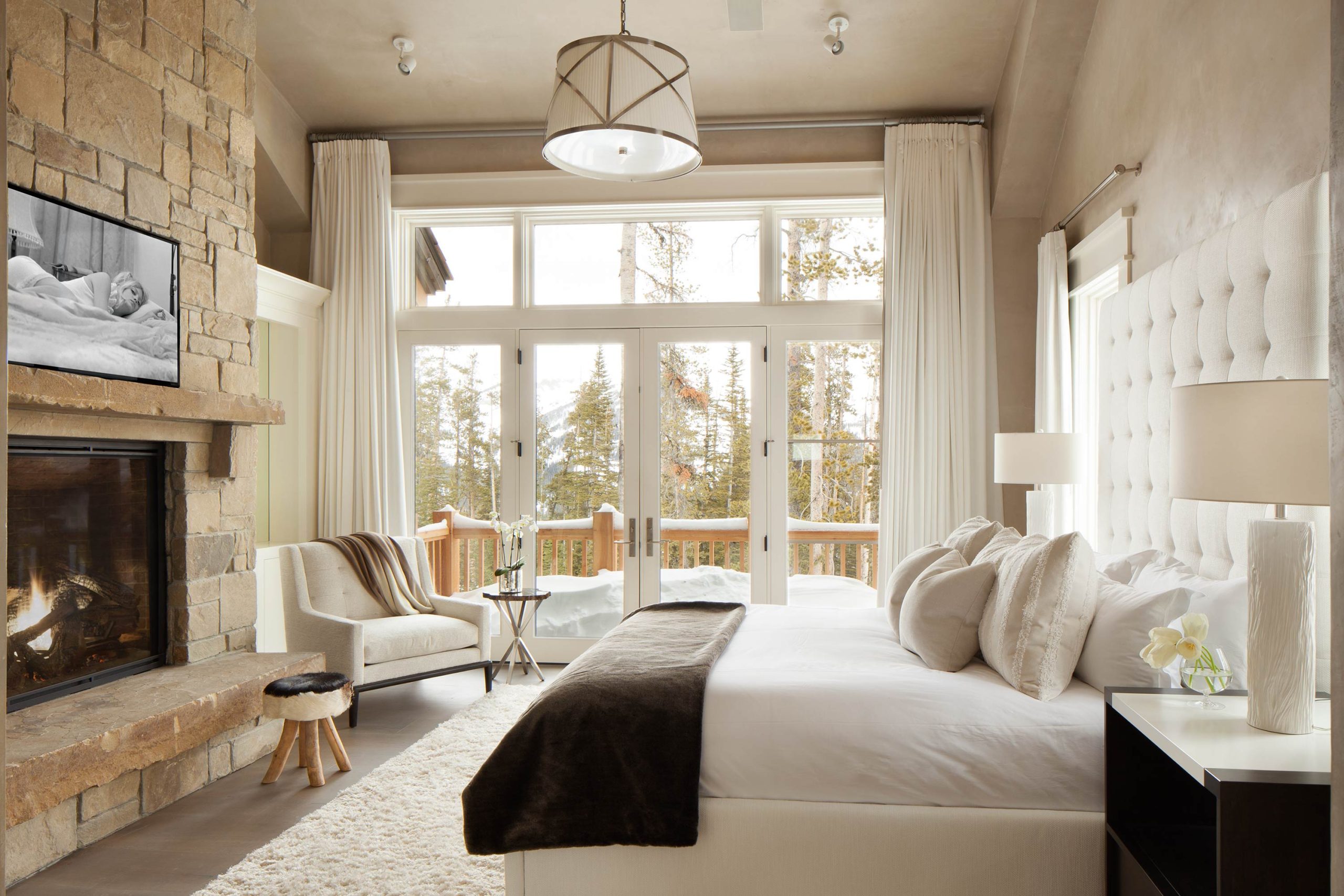  Rustic Elegance in MONTANA