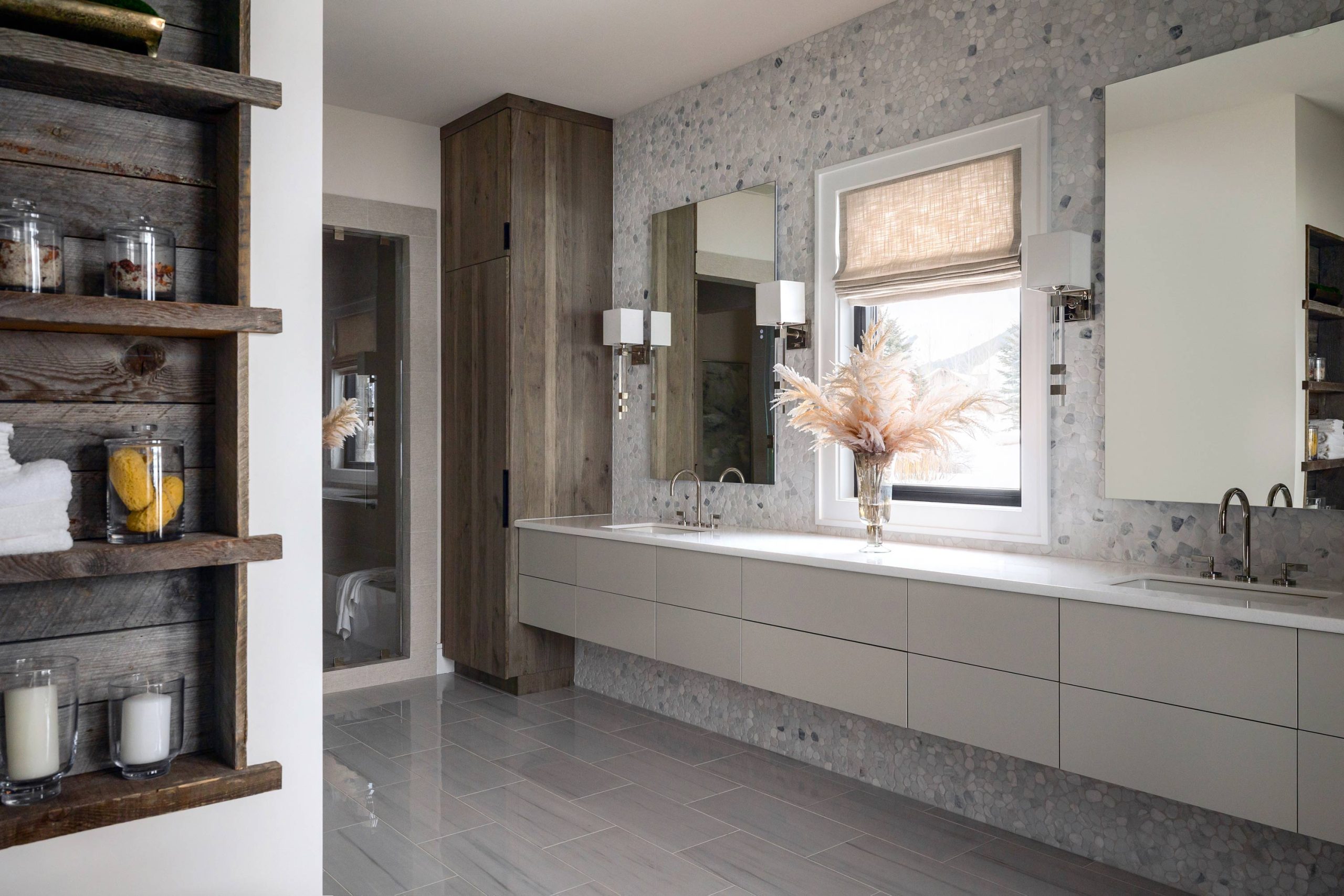  Rustic Elegance in WYOMING