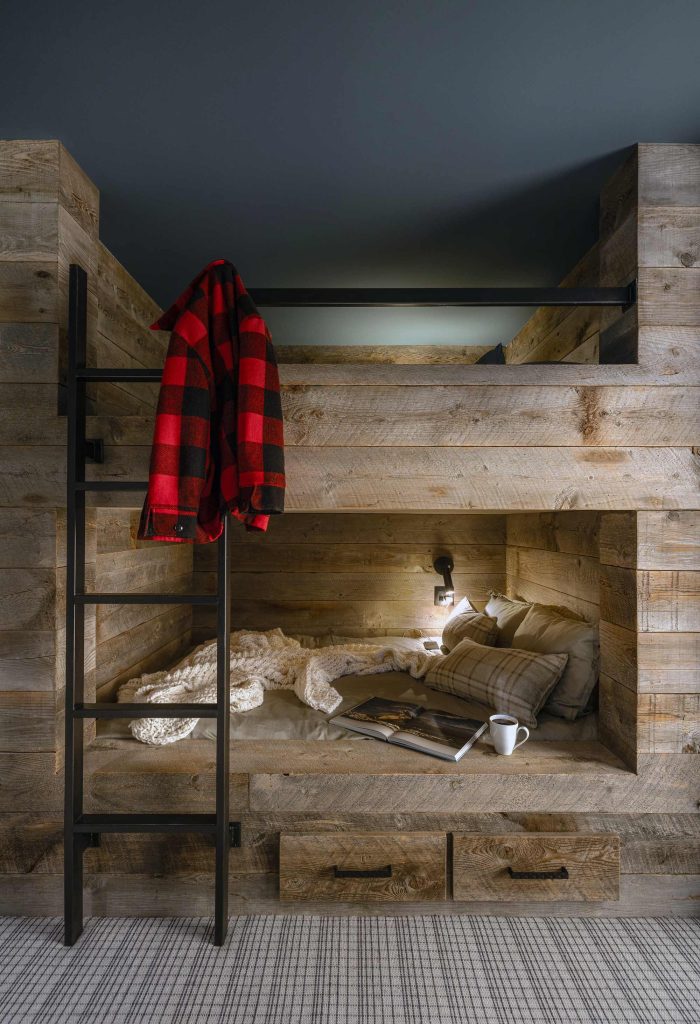  Rustic Elegance in WYOMING