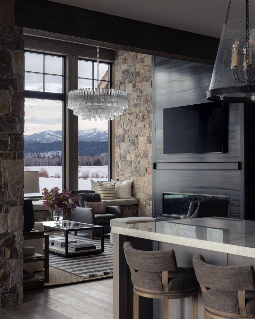  Rustic Elegance in WYOMING