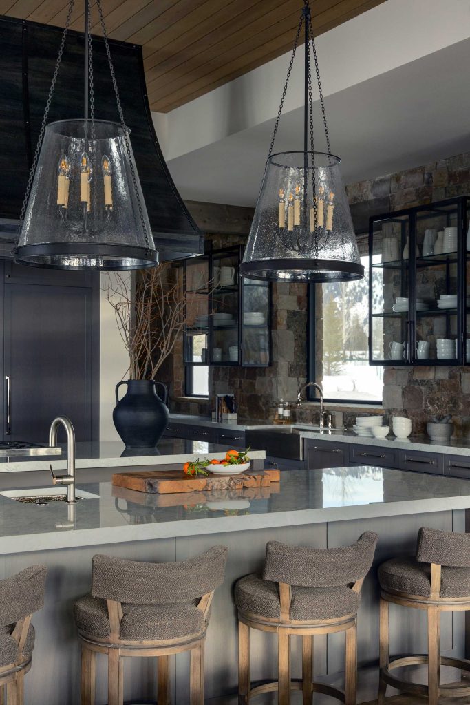  Rustic Elegance in WYOMING