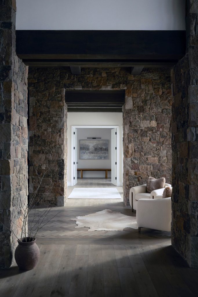  Rustic Elegance in WYOMING