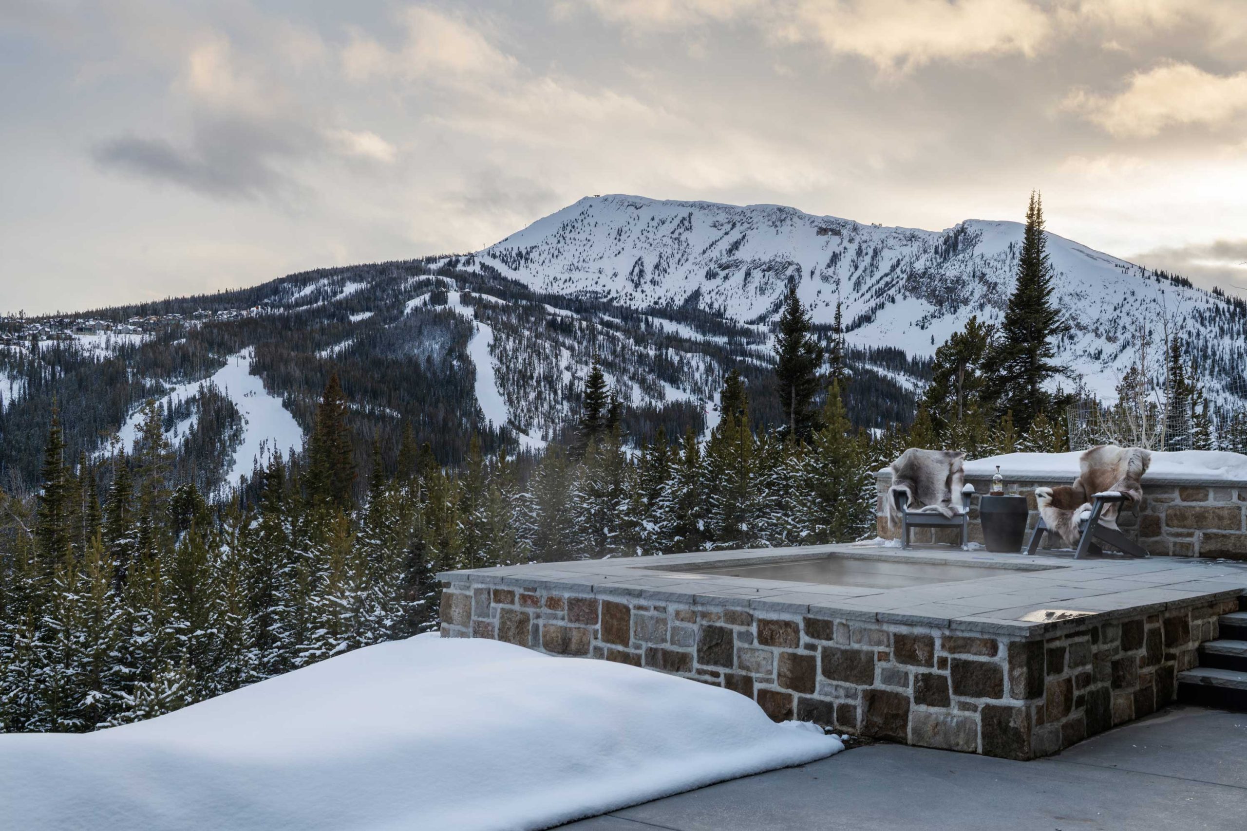 Rustic Elegance in MONTANA