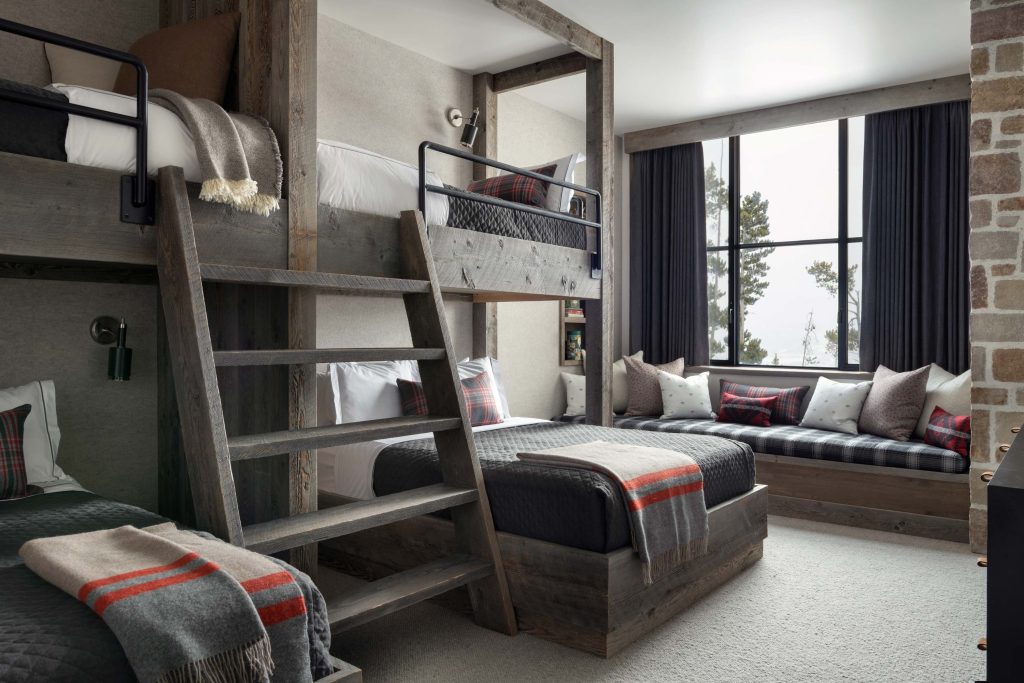  Rustic Elegance in MONTANA