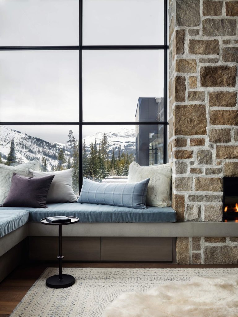  Rustic Elegance in MONTANA