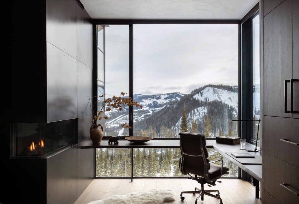  Rustic Elegance in MONTANA