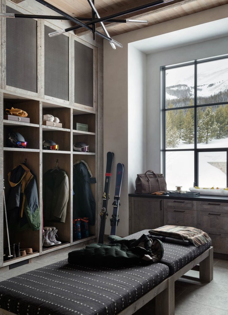 Rustic Elegance in MONTANA